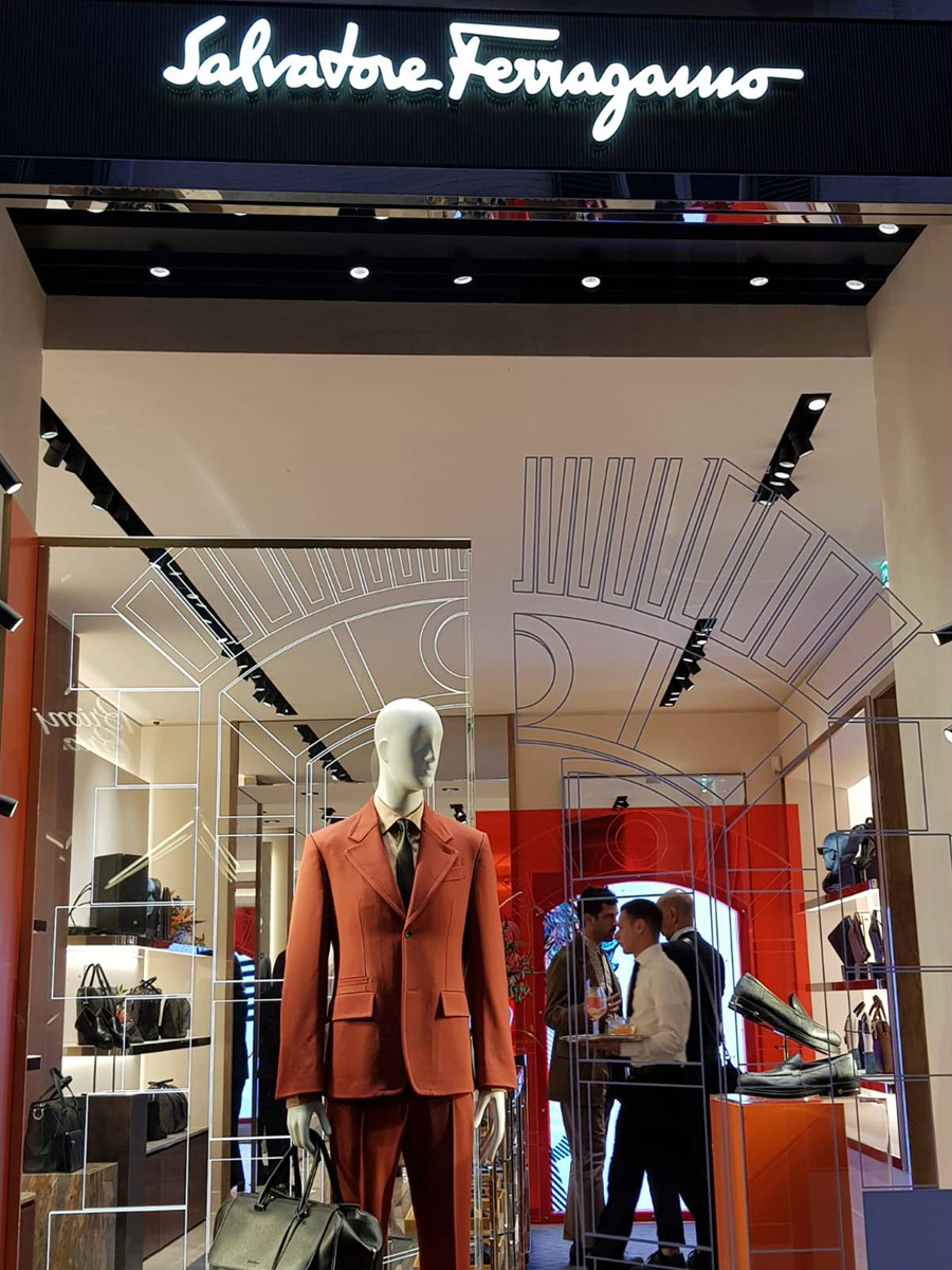 ledwall in store ferragamo